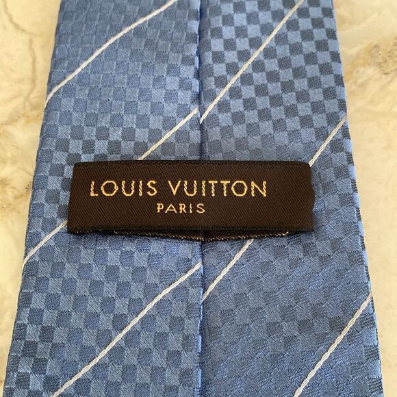 Louis Vuitton 100% Silk Monogram Tie - Picture 7 of 10